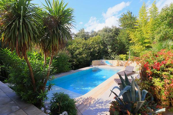 Villa T7 avec piscine sur 1200 m² de terrain