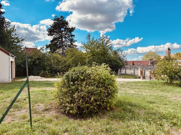 VÉTHEUIL – Maison individuelle avec jardin, garage et vue sur le village