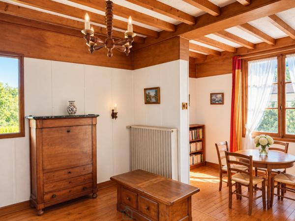VÉTHEUIL – Maison individuelle avec jardin, garage et vue sur le village