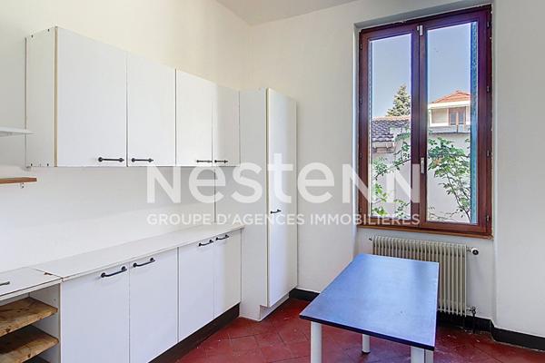 Maison 6 pièces - 4 Chambres - 143 m² habitables - 643m² de Terrain - A rénover - MERMOZ 69500 BRON