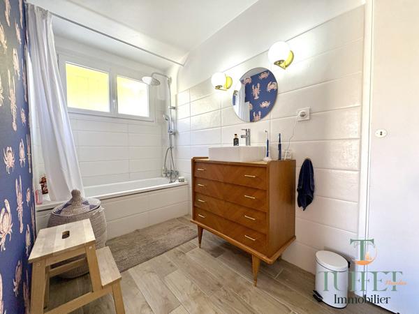 RONCE-LES-BAINS – Maison familiale rénovée, clé en main, à pied de la plage !