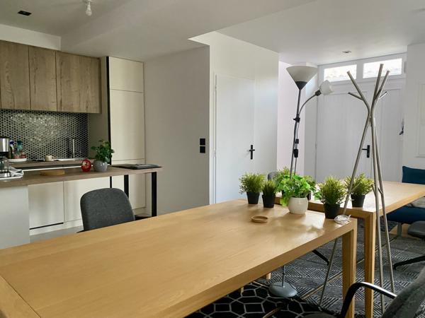 T3 en duplex parfait état idéalement situé entre vieux port et allée du Mail