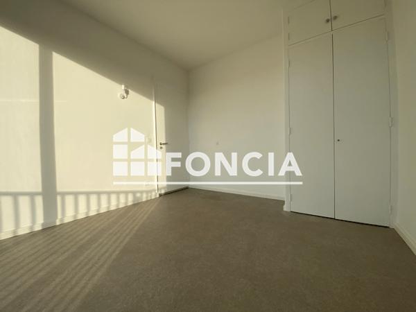 Location Appartement 3 pièces 56.69 m² - 9 RUE DE NORVEGE La Rochelle 17000