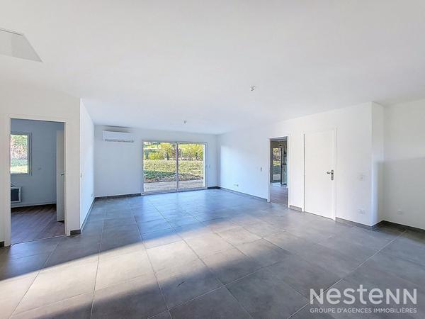 A Vendre Maison neuve construite en 2024 avec trois chambres, garage et jardin