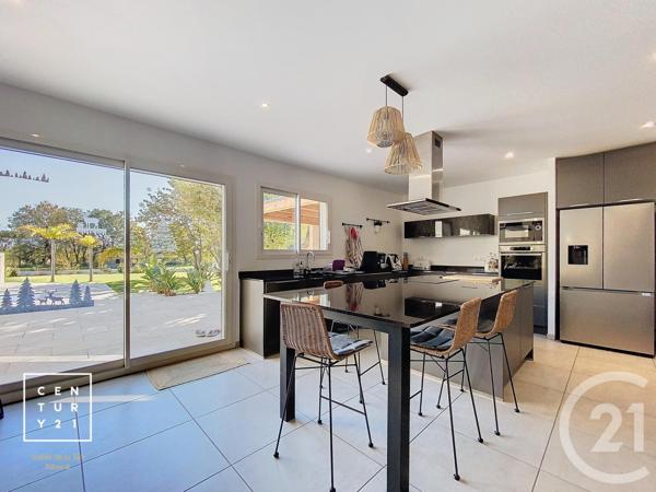 Maison à vendre  10 pièces - 420 m2 LE SOLER - 66