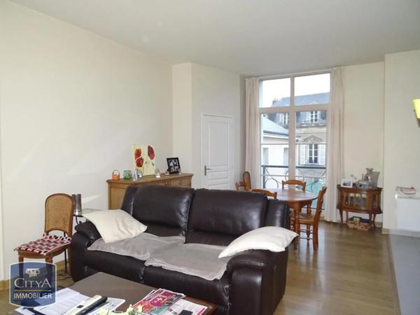 Appartement à louer 3 pièces 64.65m² Laval (53000)