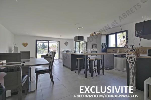 Vente Maison 4 pièces 99 m2 à La Tour-du-Pin