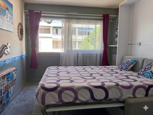 34280 LA GRANDE-MOTTE - CENTRE - PLAGE 5 MINUTES - CLIMATISATION - ASCENSEUR - TOTALEMENT RENOVÉ