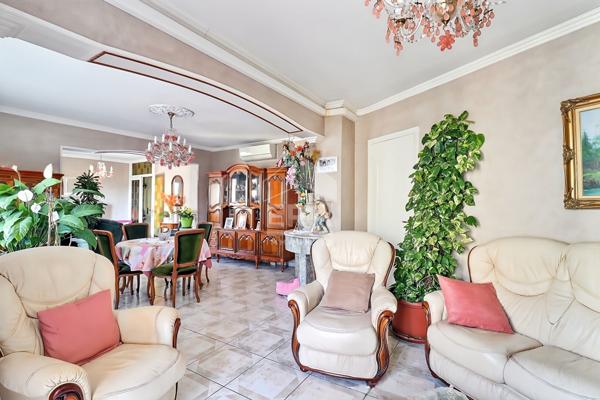 A Vendre appartement Type 4 de 121m2 à Marseille 13005 Monte Cristo