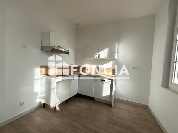 Location Appartement 2 pièces 26.78 m² - 22 RUE DE LA MARINE Rochefort 17300