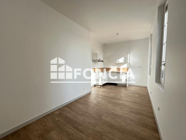 Location Appartement 2 pièces 26.78 m² - 22 RUE DE LA MARINE Rochefort 17300