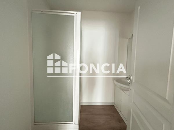 Location Appartement 2 pièces 26.78 m² - 22 RUE DE LA MARINE Rochefort 17300