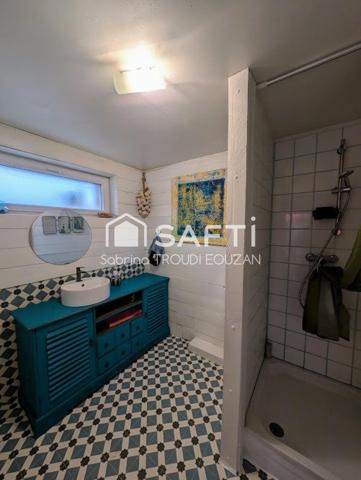 BRETAGNE-MAISON LES PIEDS DANS L'EAU