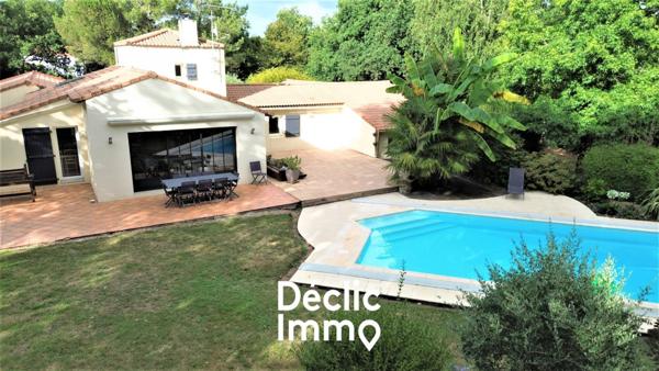 Vente maison individuelle Moutiers les mauxfaits, 169m² 3900m² 7 pièces 474 975€