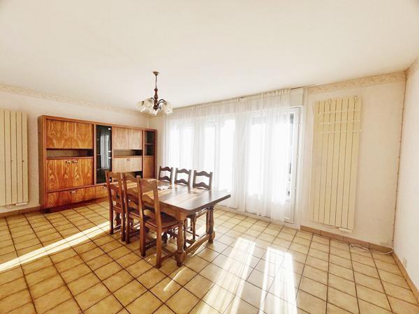 Maison de plain-pied - 80m2- sous sol complet avec garage - située Quartier Québec