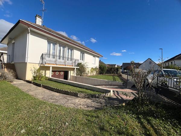 Maison de plain-pied - 80m2- sous sol complet avec garage - située Quartier Québec