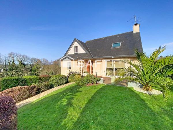 Maison familiale avec jardin et véranda à Briec
