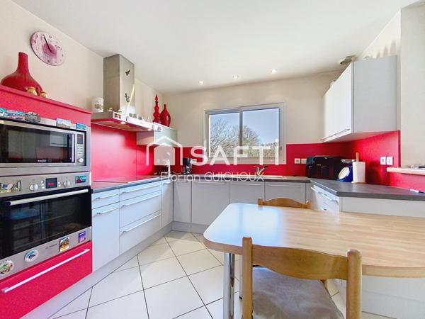 Maison familiale avec jardin et véranda à Briec