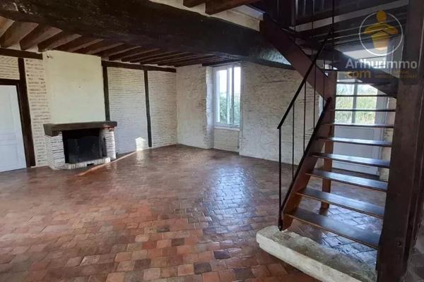 Vente                                                      Maison
                        
                     8 pièces                      273 m2                     à Saint-Laurent-Nouan