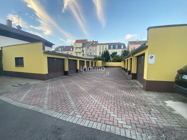 Lot de 18 garages et 2places du parking sur un terrain 544 m2