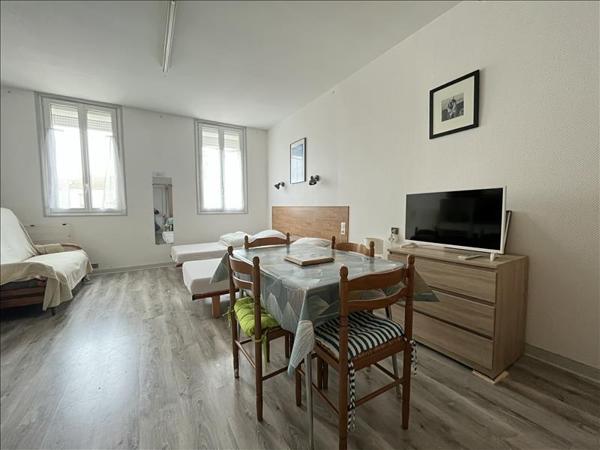 Immeuble à vendre |  Rochefort |  180 m²