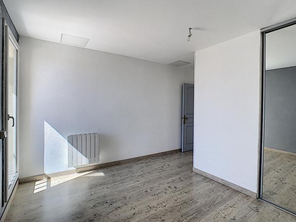 Appartement 3 pièces avec grande terrasse à Salon-de-Provence - Rare sur le marché !