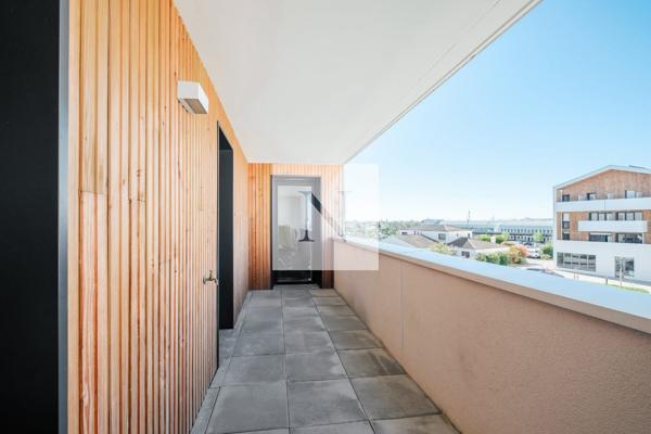 Appartement T5 de 121 m² — terrasse de 50 m² — Lagord