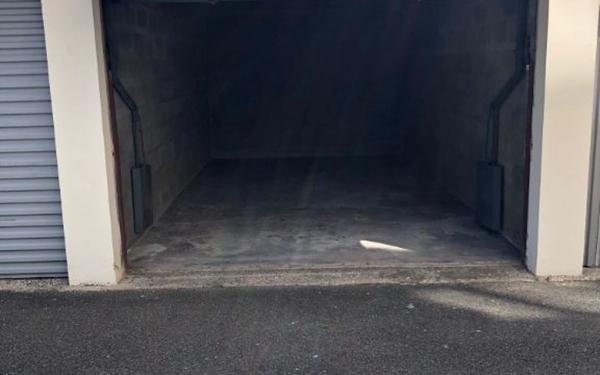 Stationnement à louer    14 m2 Lyon 4