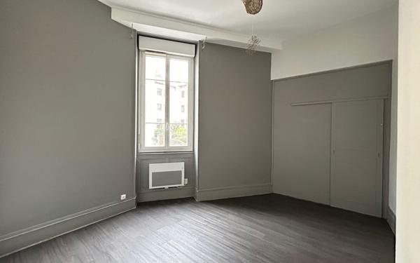 Appartement à louer    3 pièces •  Vienne