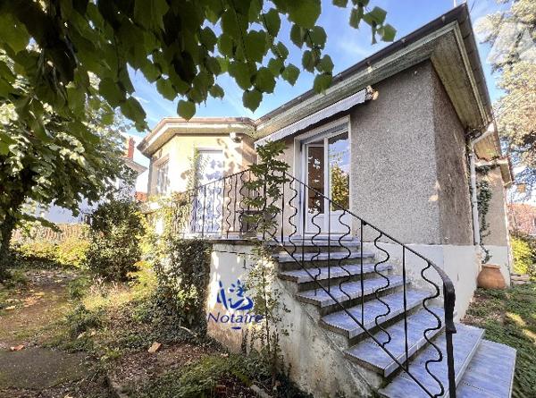 BRON - Mairie, Maison 180 m² - 5 chambres sur terrain de 743 m².