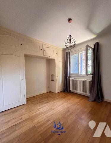 BRON - Mairie, Maison 180 m² - 5 chambres sur terrain de 743 m².