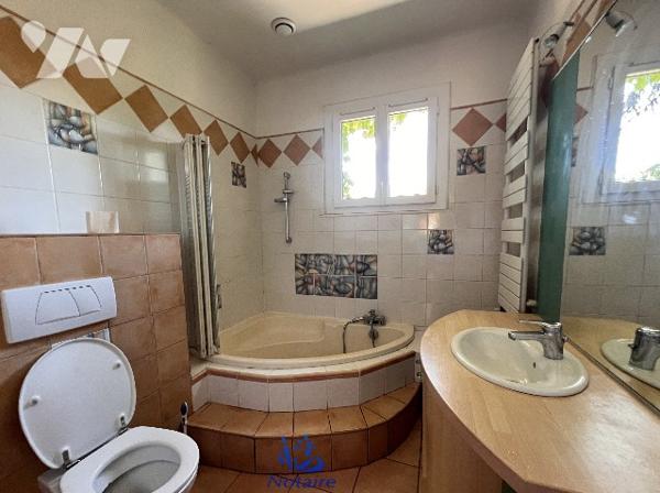 BRON - Mairie, Maison 180 m² - 5 chambres sur terrain de 743 m².