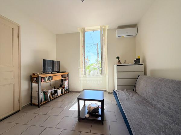 A VENDRE 84120 PERTUIS IMMEUBLE D'ENVIRON 77M² COMPOSE DE 2 APPARTEMENTS LOUES. 