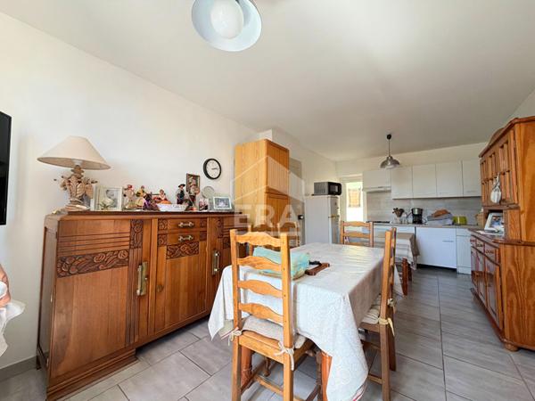 A VENDRE 84120 PERTUIS IMMEUBLE D'ENVIRON 77M² COMPOSE DE 2 APPARTEMENTS LOUES. 