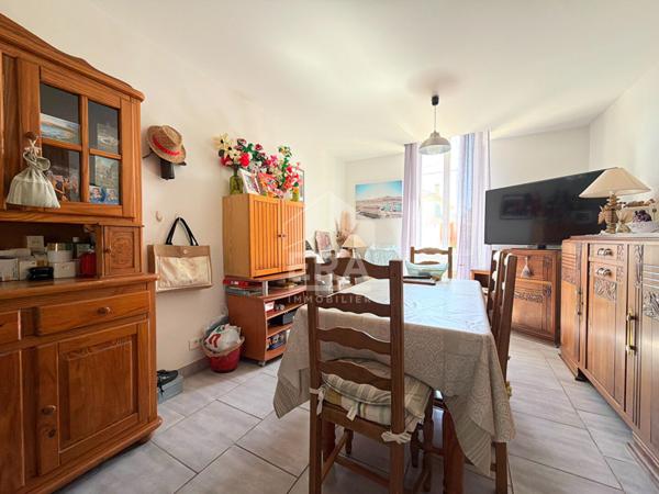 A VENDRE 84120 PERTUIS IMMEUBLE D'ENVIRON 77M² COMPOSE DE 2 APPARTEMENTS LOUES. 