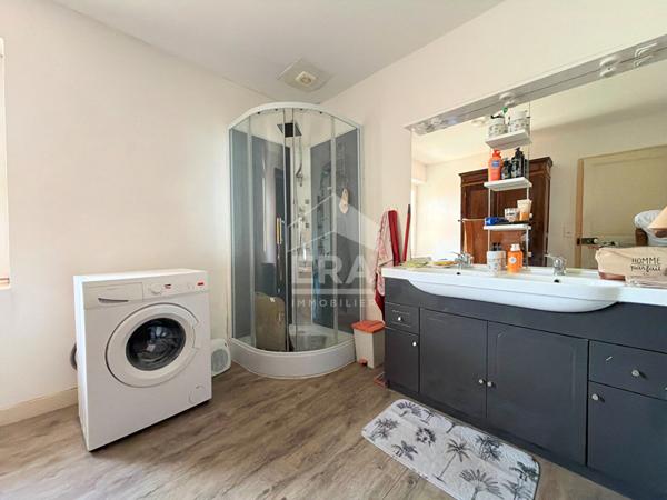 A VENDRE 84120 PERTUIS IMMEUBLE D'ENVIRON 77M² COMPOSE DE 2 APPARTEMENTS LOUES. 