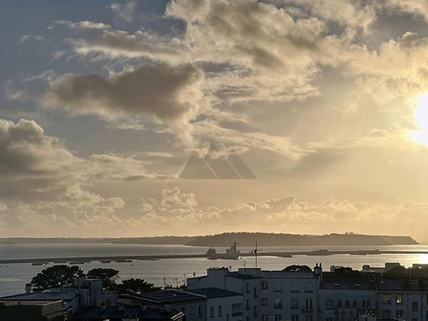 APPARTEMENT EN DUPLEX A VENDRE TERRASSE VUE MER ASCENSEUR BREST – TRIANGLE D’OR
