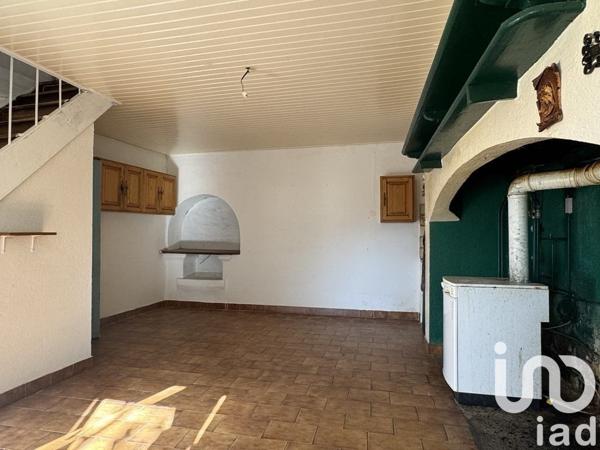 Maison traditionnelle 4 pièces de 90 m² à Vic-sur-Cère (15800)