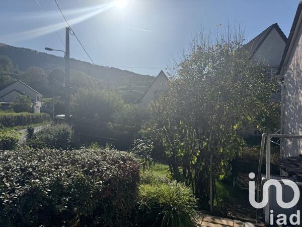 Maison traditionnelle 4 pièces de 90 m² à Vic-sur-Cère (15800)