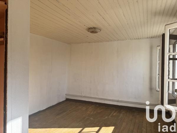 Maison traditionnelle 4 pièces de 90 m² à Vic-sur-Cère (15800)