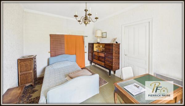 BRIANÇON – Maison historique de 193,67 m² à rénover, jardin arboré et vue montagne