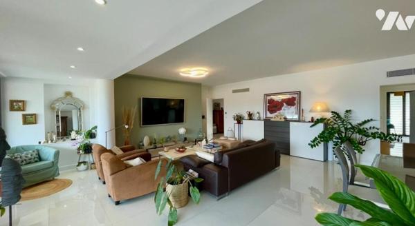 Parc Impérial - 6P dernier étage avec toit terrasse