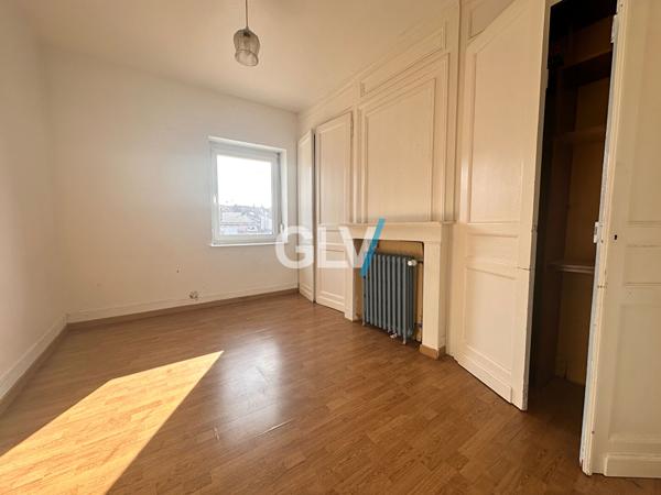 Maison 1930 en semi-plein-pied + Garage 4 voitures , Ronchin