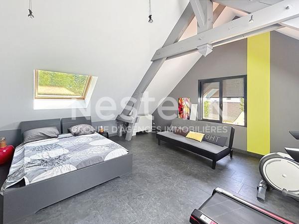 Maison atypique avec vue exceptionnelle sur les hauteurs d 'Allassac -3 chambres - sous-sol - garage - piscine -