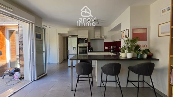 Duplex
                                                                                                                                                                                                                                                                                                                        4 pièce(s)                                                                                                                                                                                                          3 chambre(s)                                                                                                                                                                                                          75.6  m²