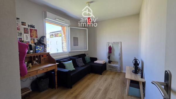 Duplex
                                                                                                                                                                                                                                                                                                                        4 pièce(s)                                                                                                                                                                                                          3 chambre(s)                                                                                                                                                                                                          75.6  m²