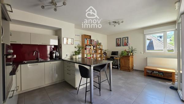 Duplex
                                                                                                                                                                                                                                                                                                                        4 pièce(s)                                                                                                                                                                                                          3 chambre(s)                                                                                                                                                                                                          75.6  m²