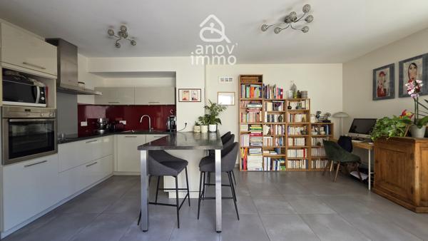 Duplex
                                                                                                                                                                                                                                                                                                                        4 pièce(s)                                                                                                                                                                                                          3 chambre(s)                                                                                                                                                                                                          75.6  m²