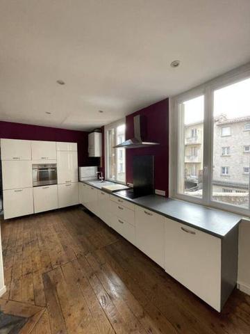 REF 12063- 24 BOULEVARD CARNOT - F3 AU 2EME