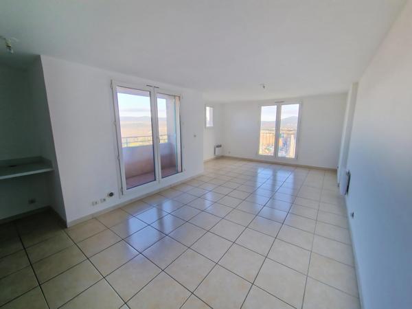 bel appartement T2/T3 avec parking et terrasse avec vue imprenable
